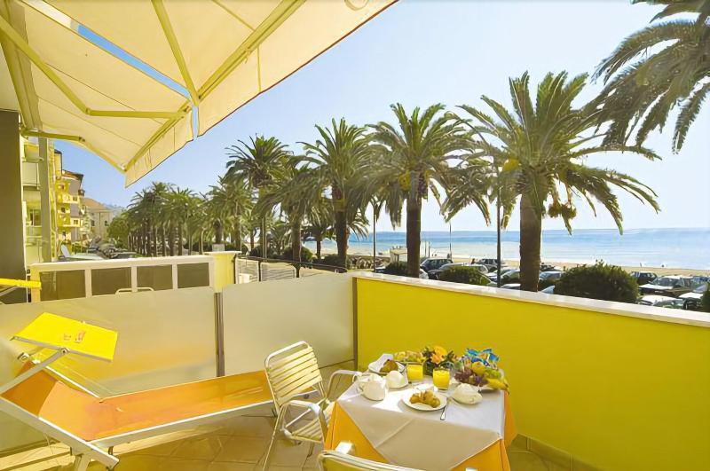Hotel Internazionale Finale Ligure Esterno foto