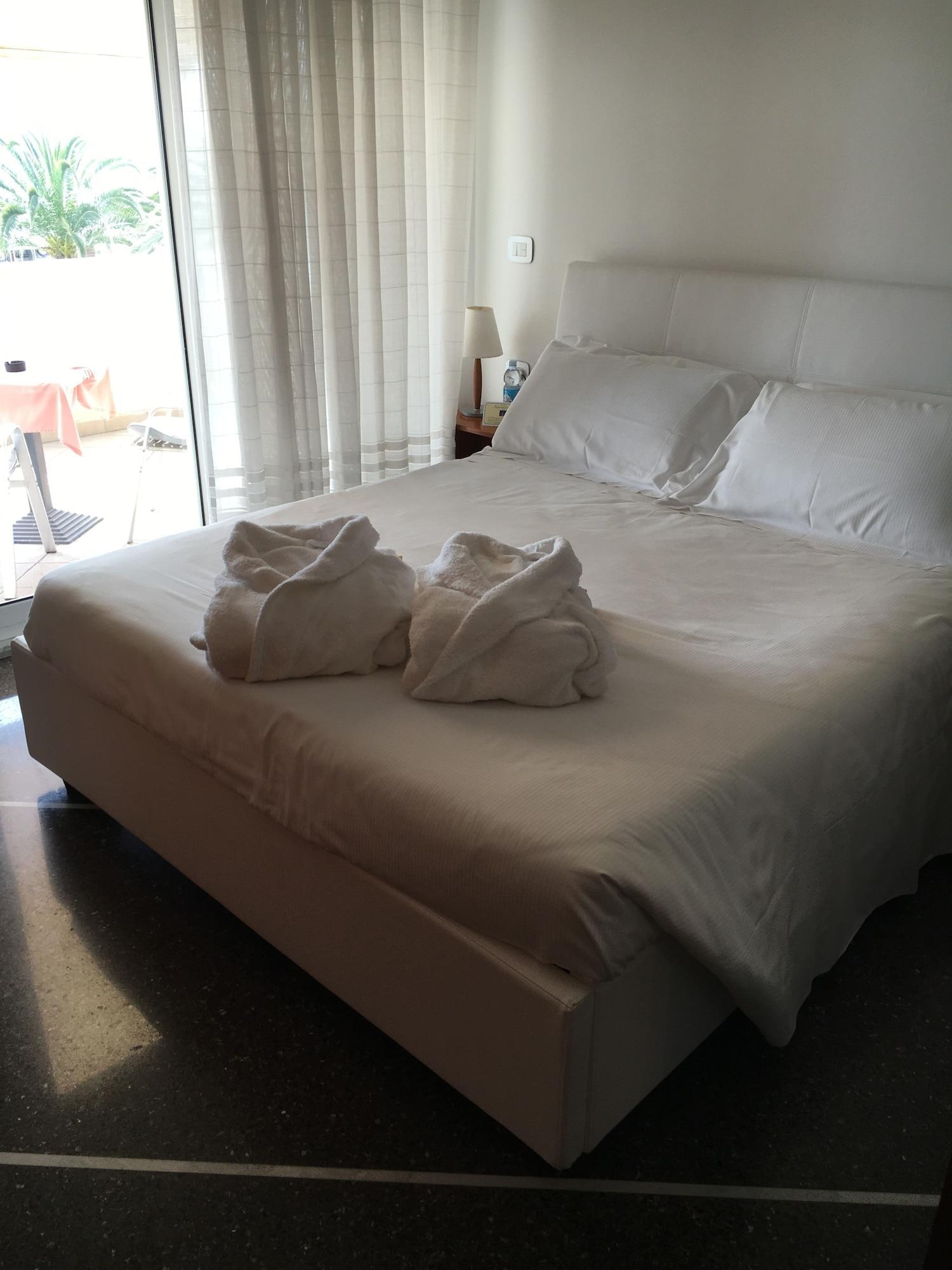 Hotel Internazionale Finale Ligure Esterno foto