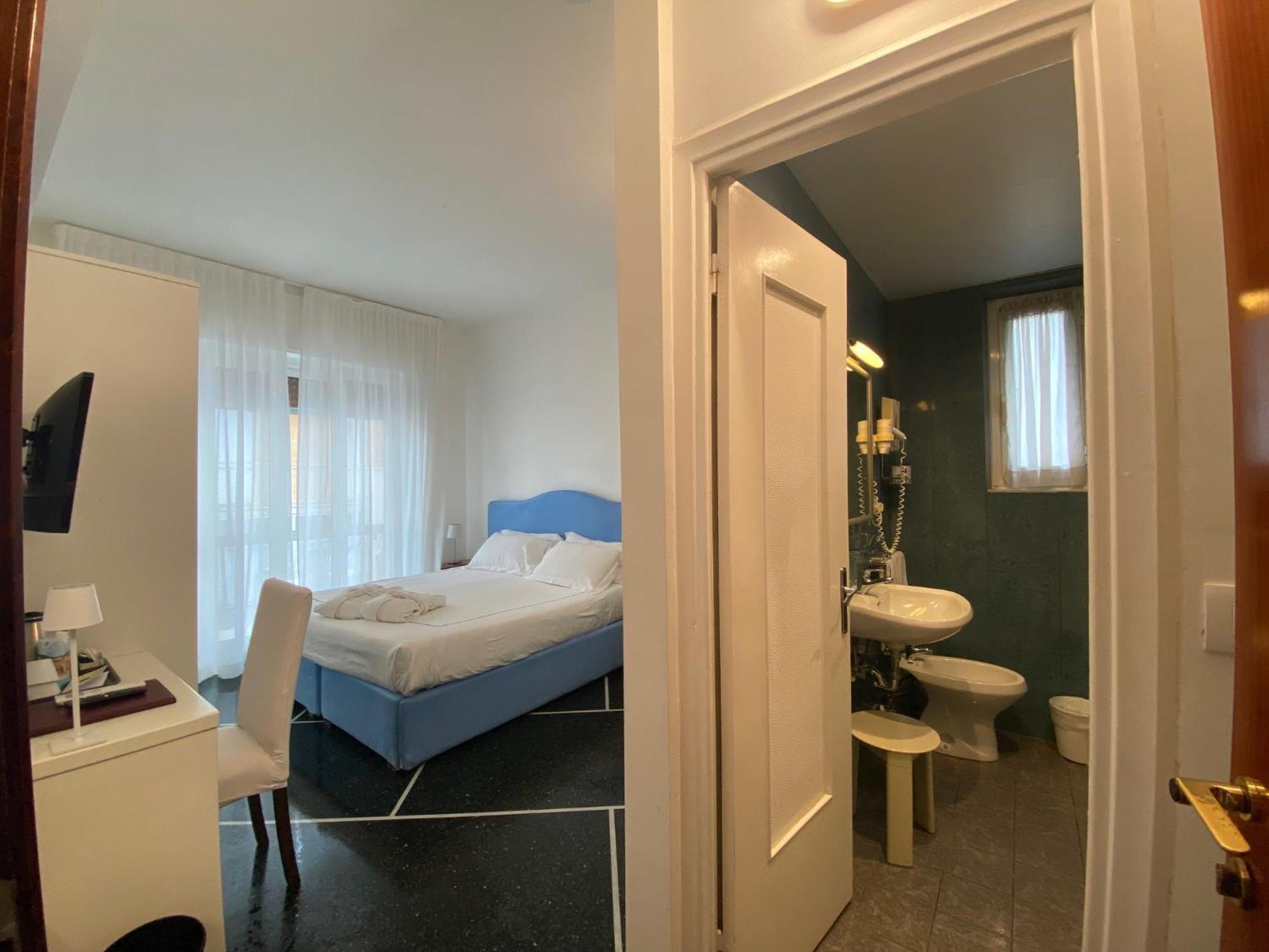 Hotel Internazionale Finale Ligure Esterno foto