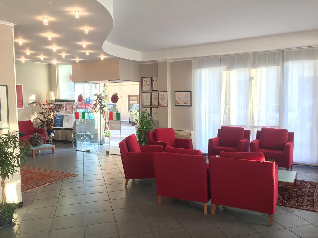 Hotel Internazionale Finale Ligure Esterno foto