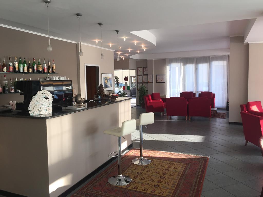 Hotel Internazionale Finale Ligure Esterno foto