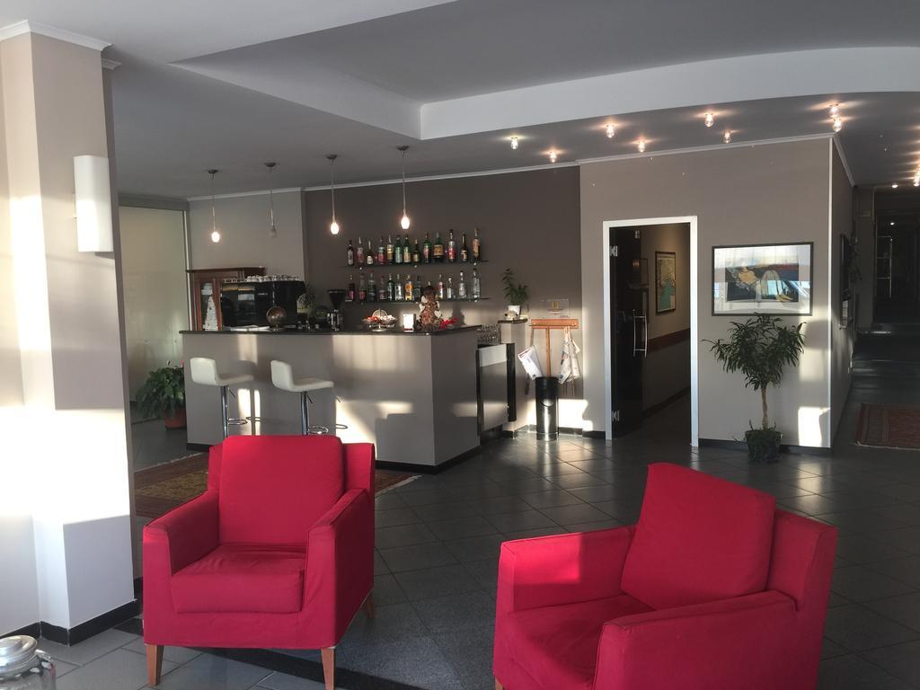 Hotel Internazionale Finale Ligure Esterno foto