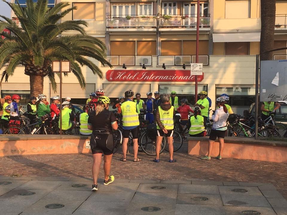 Hotel Internazionale Finale Ligure Esterno foto